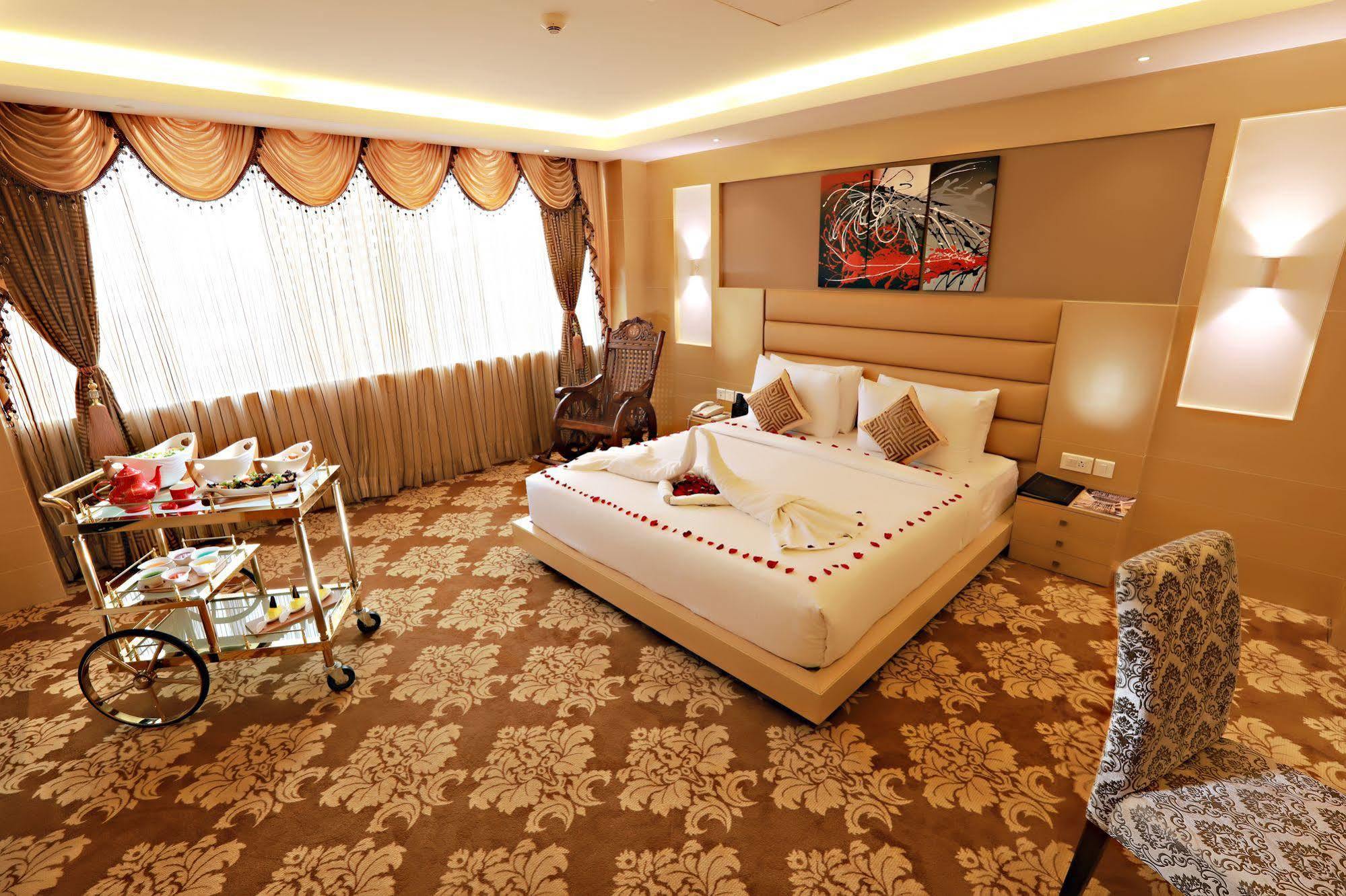 Hotel Patliputra Continental Patna  Zewnętrze zdjęcie