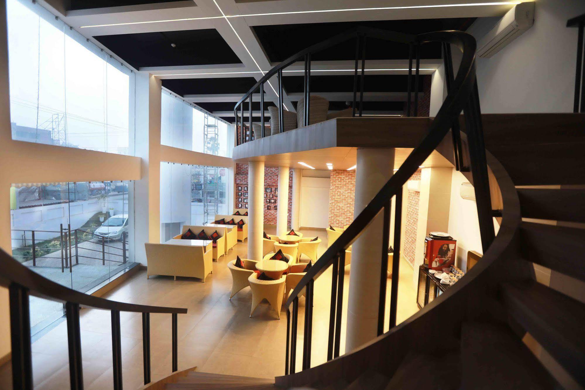 Hotel Patliputra Continental Patna  Zewnętrze zdjęcie