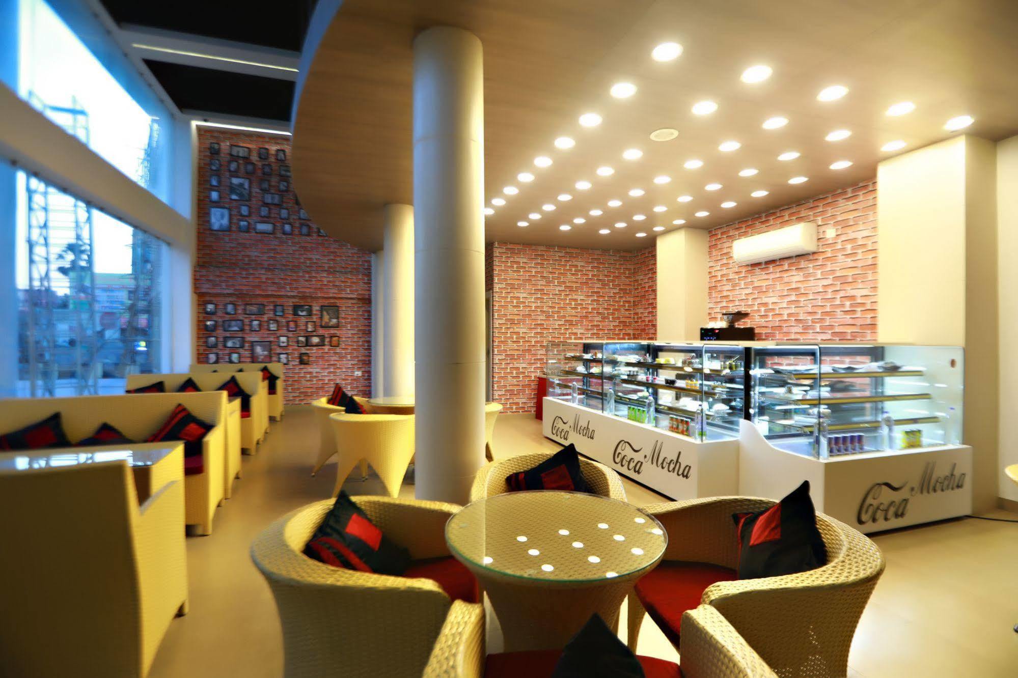 Hotel Patliputra Continental Patna  Zewnętrze zdjęcie